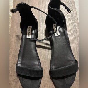 Steve Madden Elegant Black Sandals